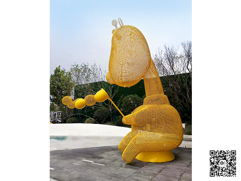 不銹鋼雕塑中鏤空雕塑的制作方式是什么？